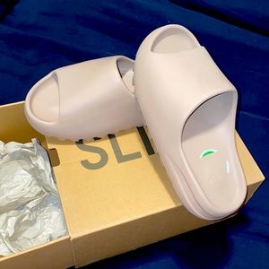 Yeezy Slides (Pure)